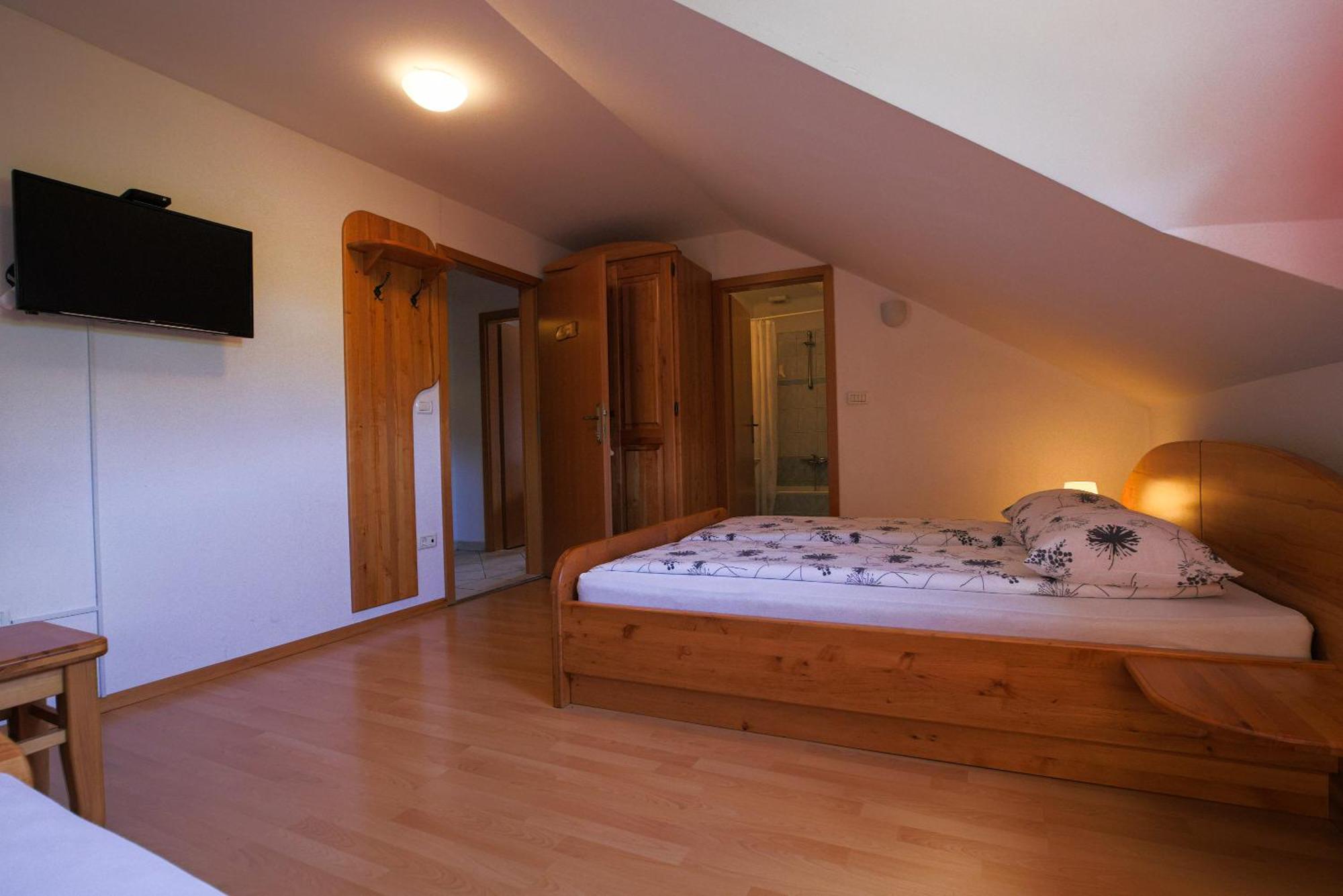 Вілла Domacija Malnarjevi Villa Slavina Екстер'єр фото